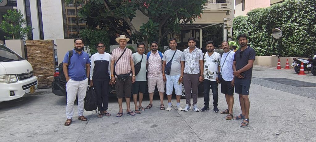 pack-ur luggage trip group image