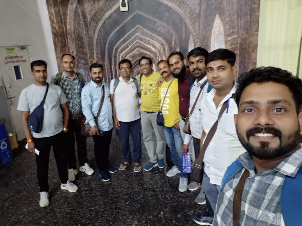 pack-ur luggage trip group image